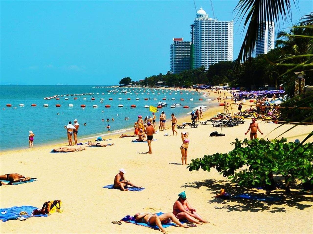 The Base Pattaya Condo Exterior photo